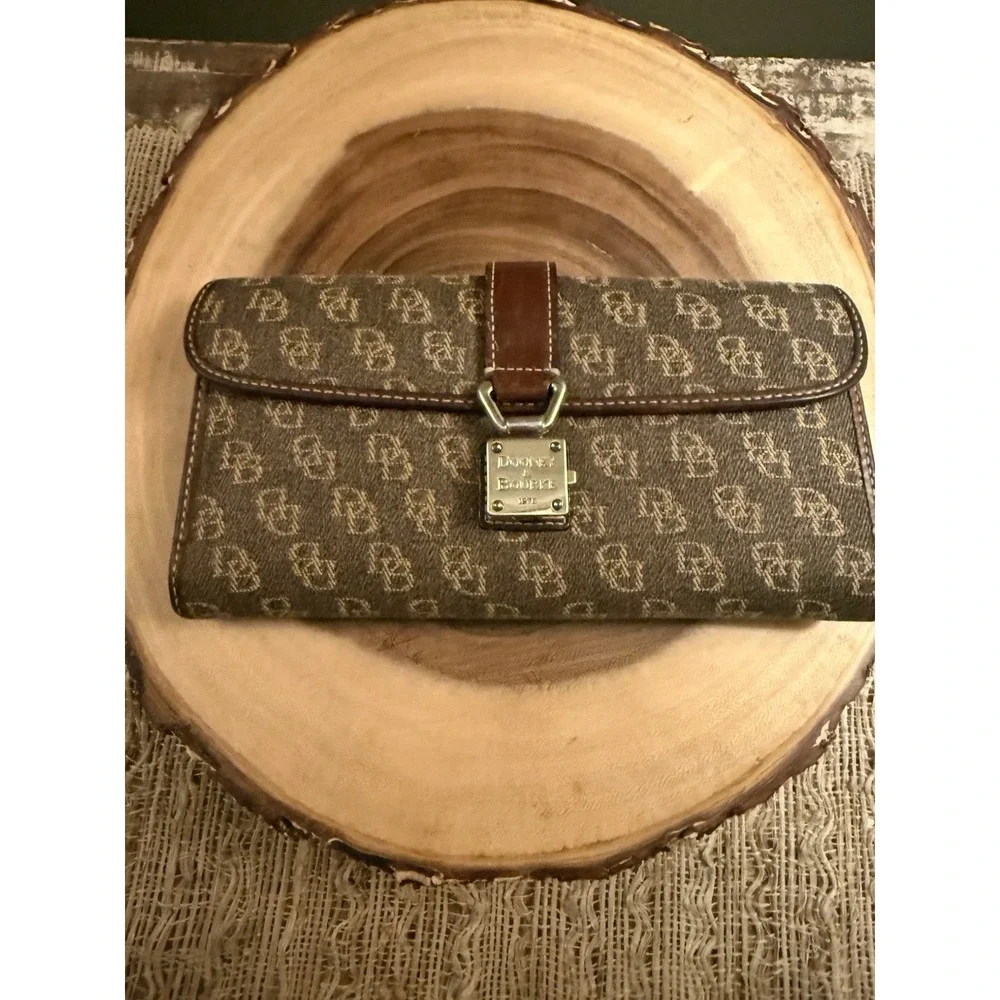 Vintage Dooney & Bourke Brown Leather Canvas Logo Trifold Checkbook Wallet
